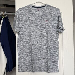 Hollister Men's Heather Grey Marled V-Neck Tee with Red Logo